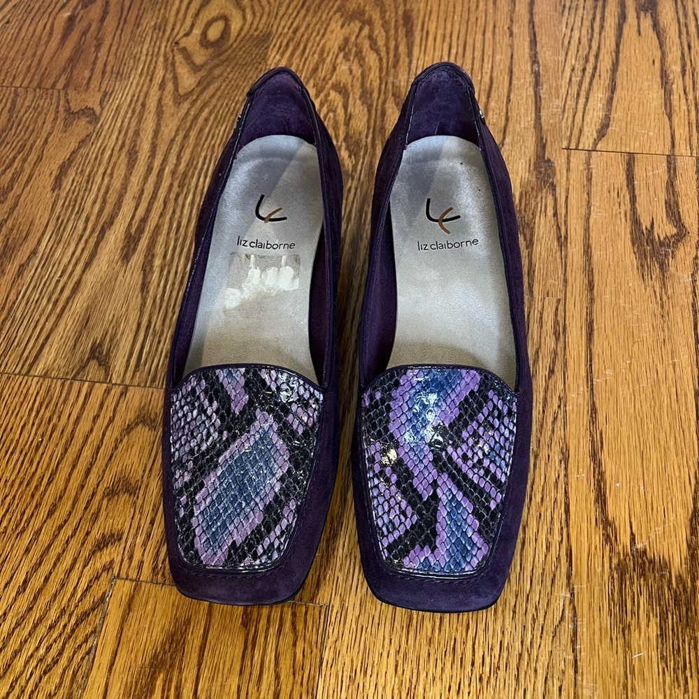 Liz Claiborne suede loafers in eggplant purple size 9.